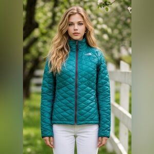 The North Face Women's Teal Quilted Puffer Jacket
